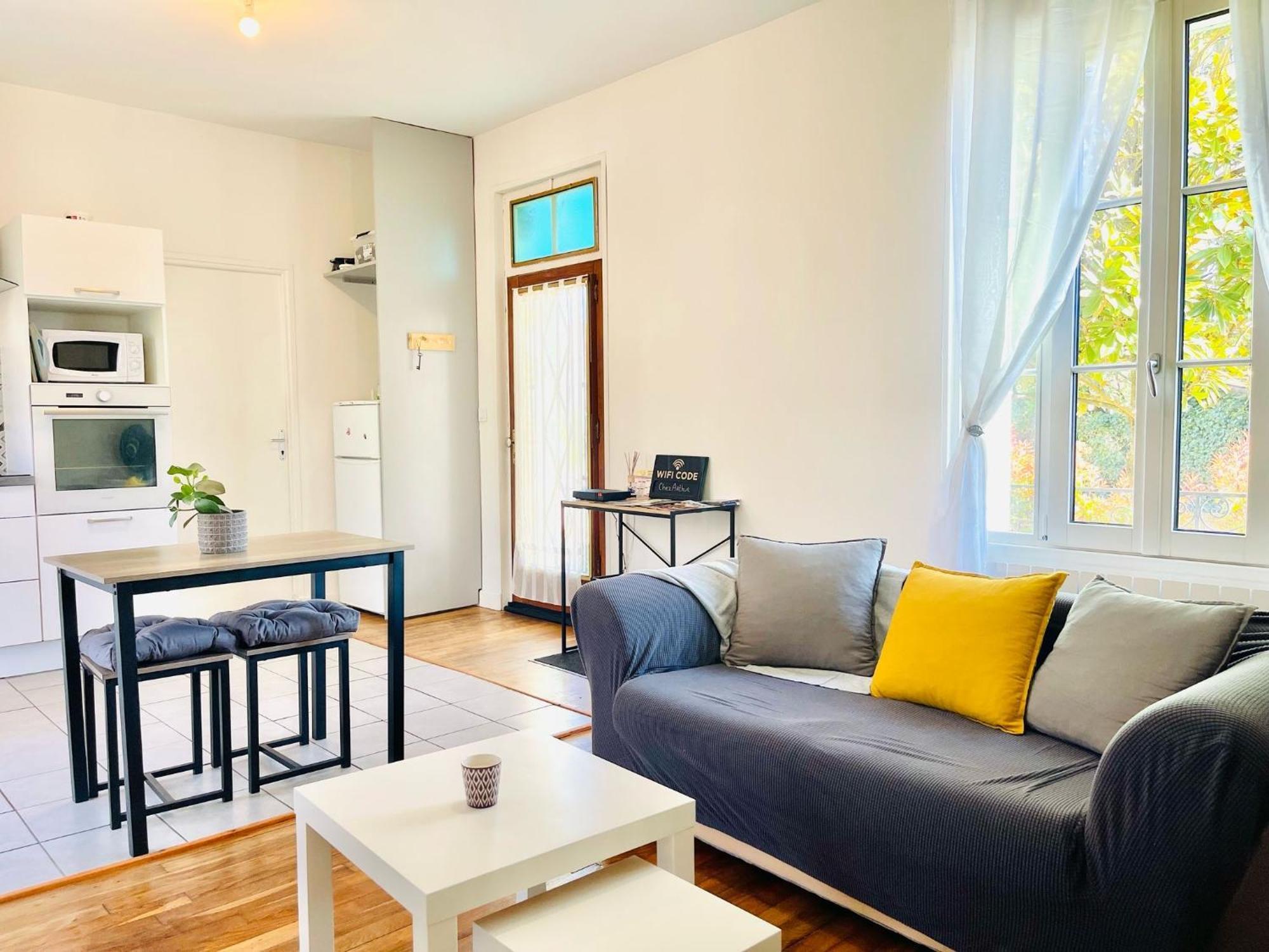 Chez Arthur La Ferte-Saint-Aubin Ngoại thất bức ảnh